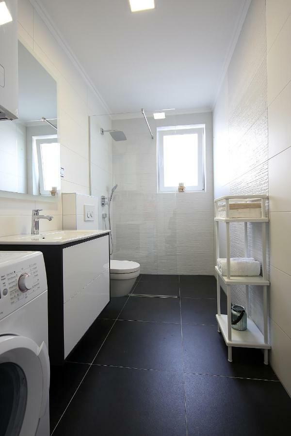 The View Luxury Apartment Dramalj Exterior photo