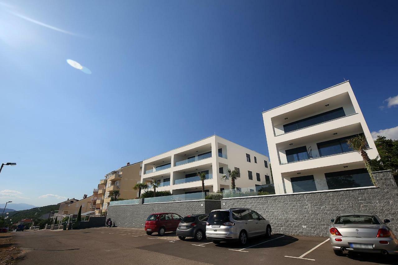 The View Luxury Apartment Dramalj Exterior photo