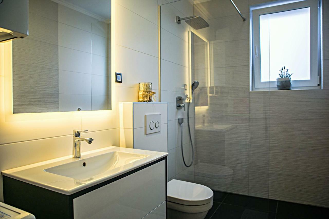 The View Luxury Apartment Dramalj Exterior photo